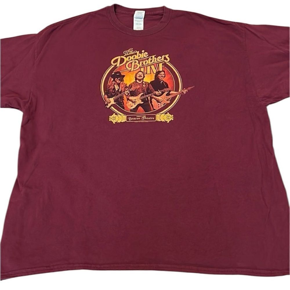 2019 NWOT Doobie Brothers T-shirt silk screen is in excellent condition mens 2XL